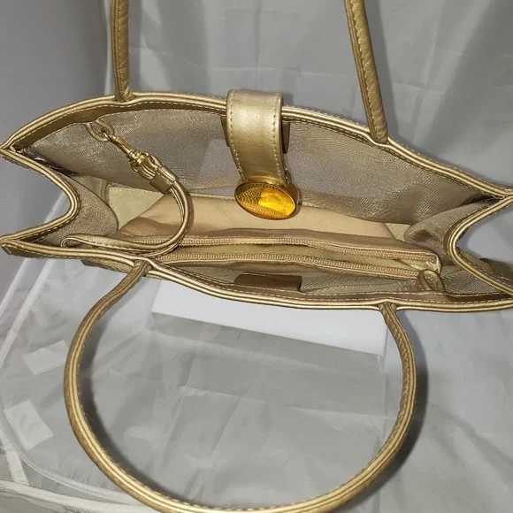 Susan gail gold mesh with detachable interior bag - Picture 4 of 7